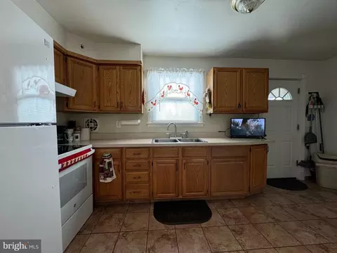1322 Langley, Marcus Hook, PA 19061 photo 14