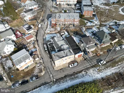 View/Area - 8329 Delaware Ave, Darby, PA 19082 photo 4 of 13