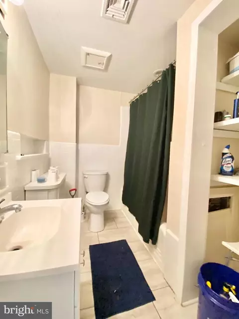 Bath - 8329 Delaware Ave, Darby, PA 19082 photo 2 of 7