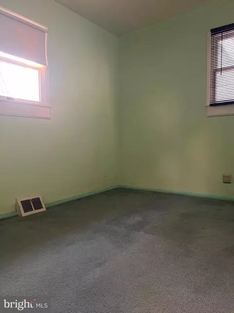 Bedroom - 2558 Secane Rd, Secane, PA 19018 photo 6 of 6