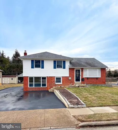 439 Warren Blvd, Broomall, PA 19008