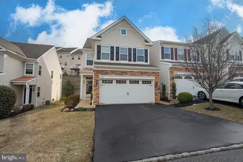 225 Clermont Dr, Newtown Square, PA 19073