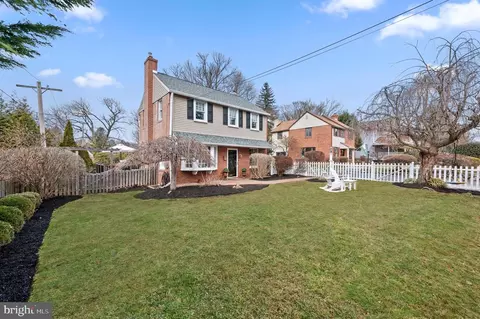 230 Lowrys Ln, Bryn Mawr, PA 19010