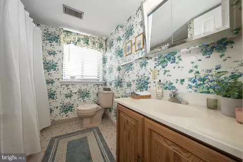 Bath - 112 Lantoga Rd UNIT B, Wayne, PA 19087 photo 2 of 2