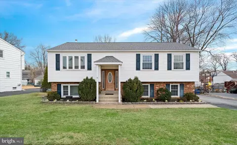 1331 Cherry Tree Rd, Aston, PA 19014