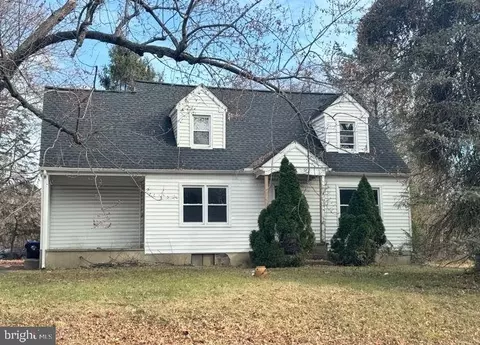 1721 Naamans Crk, Marcus Hook, PA 19061