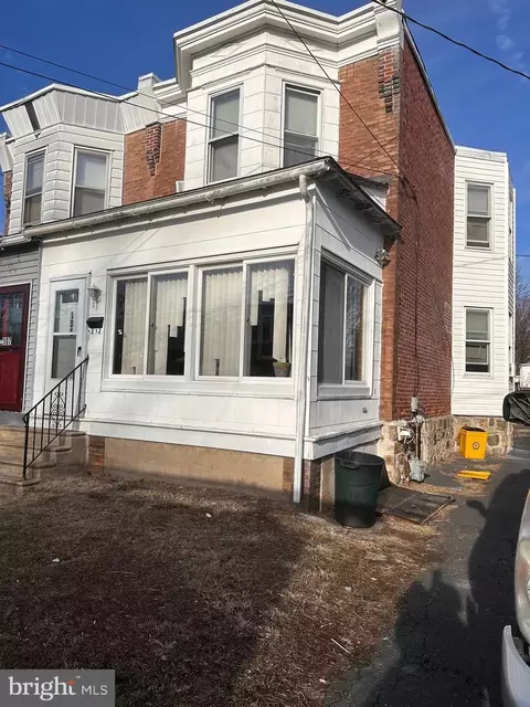 105 Jackson Ave, Collingdale, PA 19023
