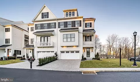 421 Maplewood Ave, Wayne, PA 19087