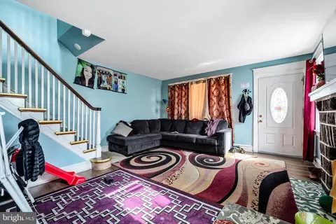 Entry Way - 126 Overhill Rd, Darby, PA 19082 photo 2 of 5