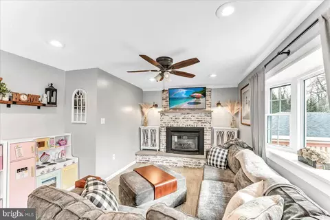 Living - 2277 Mill Rd, Ogden, PA 19061 photo 2 of 2