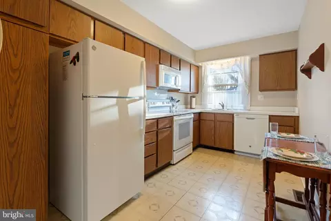 Kitchen - 500 E Lancaster Ave # 119B, Wayne, PA 19087 photo 1 of 1