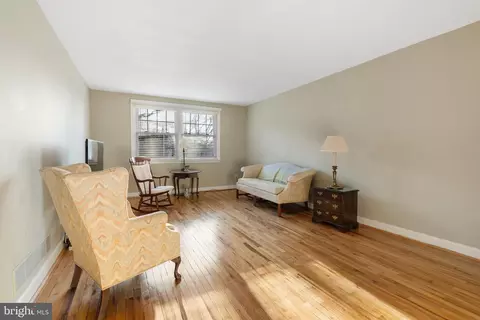 Living - 500 E Lancaster Ave # 119B, Wayne, PA 19087 photo 1 of 3