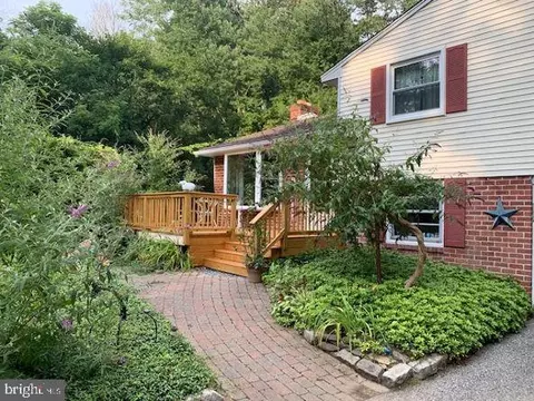 7 N Constance Dr, Media, PA 19063