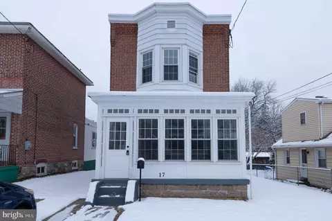 17 Chestnut Pkwy, Wallingford, PA 19086