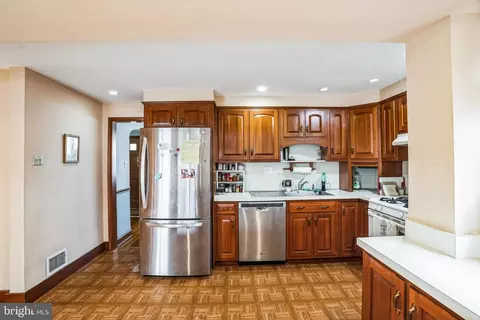 Kitchen - 255 Worrell Dr, Springfield, PA 19064 photo 3 of 3