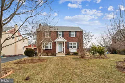 255 Worrell Dr, Springfield, PA 19064