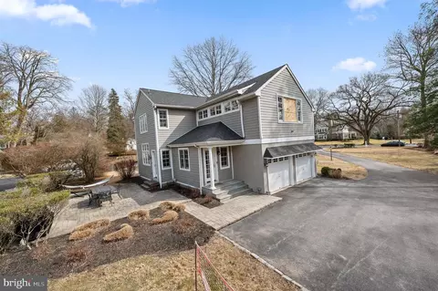 Exterior - 407 Meadowbrook Ave, Wayne, PA 19087 photo 8 of 9