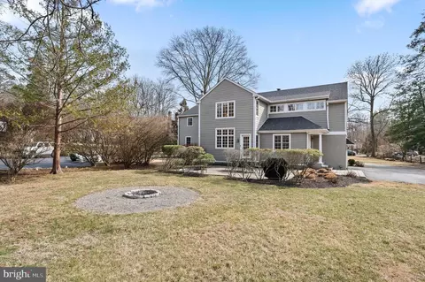 Exterior - 407 Meadowbrook Ave, Wayne, PA 19087 photo 6 of 9