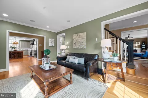 Living - 407 Meadowbrook Ave, Wayne, PA 19087 photo 1 of 3