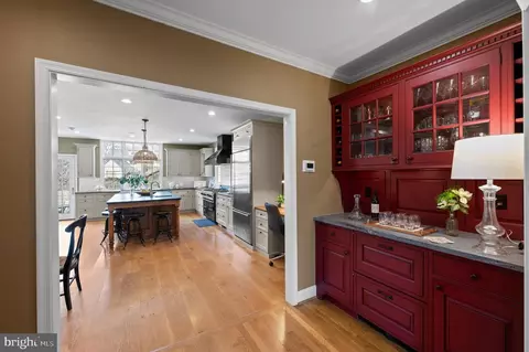 Entry Way - 407 Meadowbrook Ave, Wayne, PA 19087 photo 4 of 5