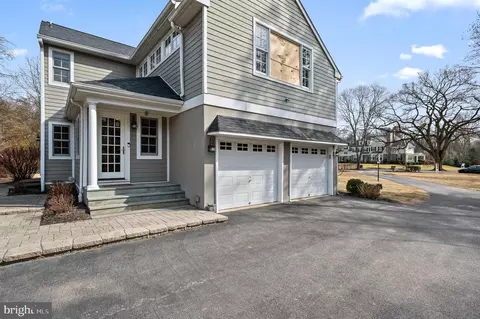 Exterior - 407 Meadowbrook Ave, Wayne, PA 19087 photo 7 of 9