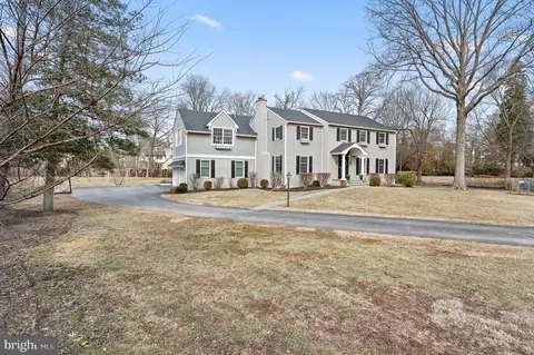Exterior - 407 Meadowbrook Ave, Wayne, PA 19087 photo 3 of 9