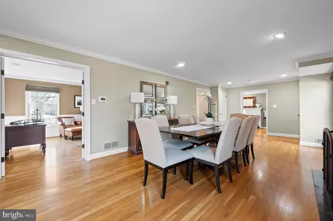 Dining - 407 Meadowbrook Ave, Wayne, PA 19087 photo 2 of 4