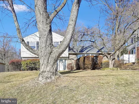 2530 Parke Ln, Broomall, PA 19008