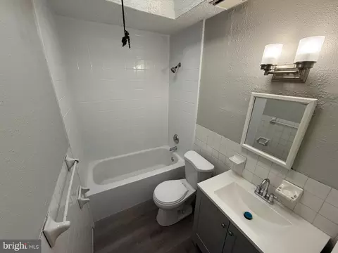 Bath - 706 Copley Rd, Darby, PA 19082 photo 2 of 2