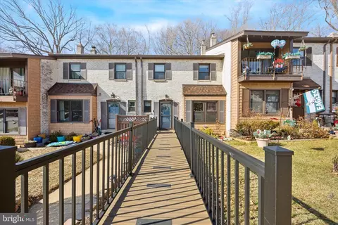 50 Bishop Dr, Aston, PA 19014