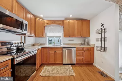 2832 Larkin Rd, Ogden, PA 19061 photo 9