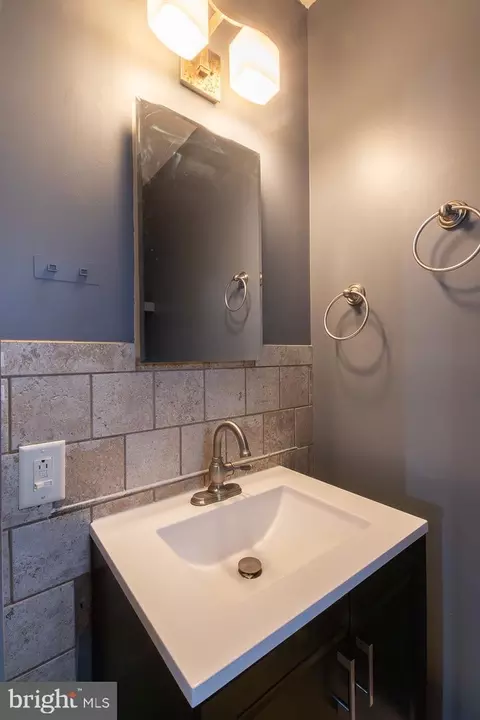 Bath - 239 E Township Line Rd, Darby, PA 19082 photo 2 of 3