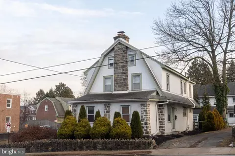 Exterior - 239 E Township Line Rd, Darby, PA 19082 photo 4 of 5