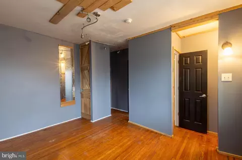 Entry Way - 239 E Township Line Rd, Darby, PA 19082 photo 3 of 6