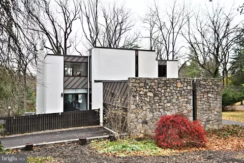100 Rock Rose Ln, Wayne, PA 19087 photo 4
