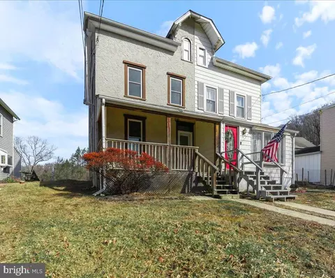 8 Convent Rd, Aston, PA 19014