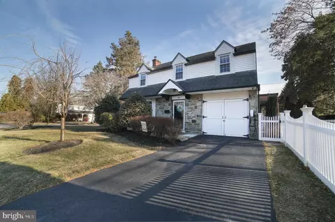 320 Walnut Pl, Havertown, PA 19083