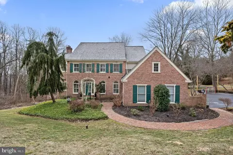 706 Haviland Dr, Bryn Mawr, PA 19010