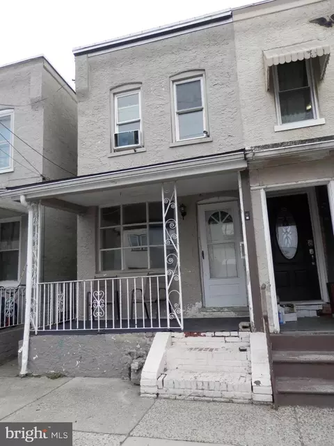35 W 3rd St, Marcus Hook, PA 19061 photo 2