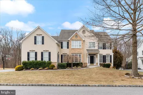 16 Clemson Dr, Garnet Valley, PA 19060