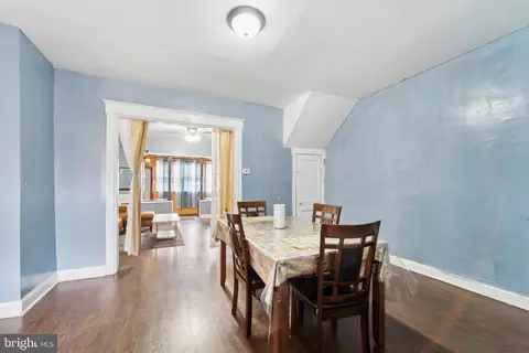 Entry Way - 54 Golf Rd, Darby, PA 19023 photo 5 of 7