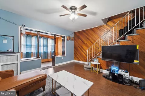 Entry Way - 54 Golf Rd, Darby, PA 19023 photo 3 of 7