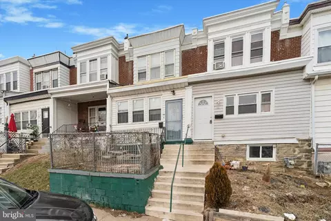 54 Golf Rd, Darby, PA 19023