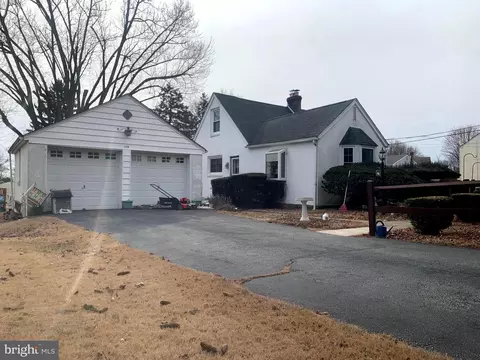 Exterior - 129 Eagle Rd, Springfield, PA 19064 photo 2 of 10