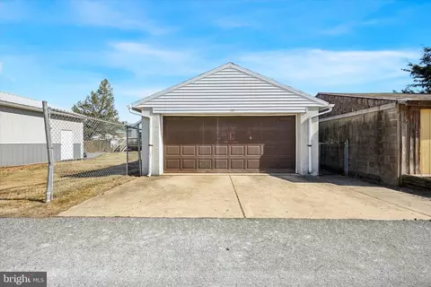 1572 Market St, Marcus Hook, PA 19061