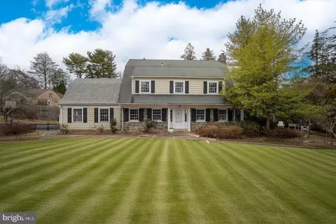 547 Saint Davids Ave, Wayne, PA 19087