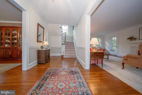 547 Saint Davids Ave, Wayne, PA 19087 photo 2