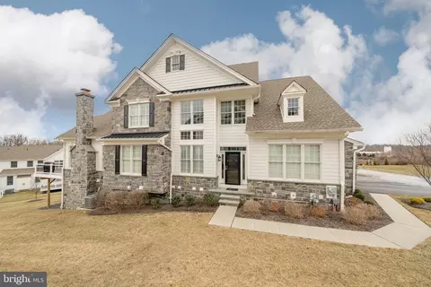 3841 Meadow View Farm Rd, Newtown Square, PA 19073