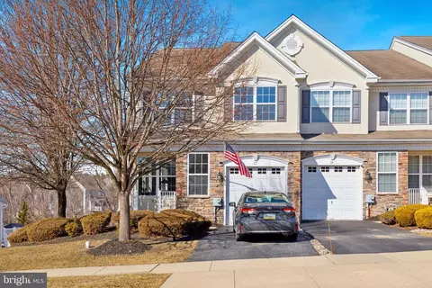 72 Wharton Dr, Glen Mills, PA 19342