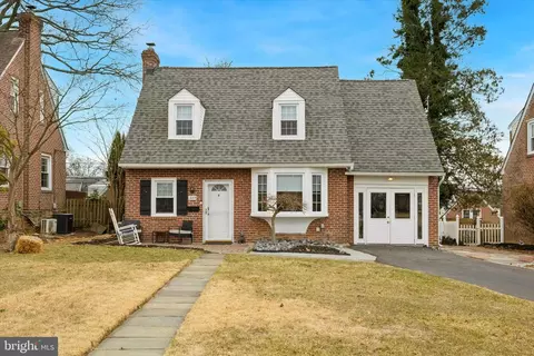 223 Ivy Rock Ln, Havertown, PA 19083